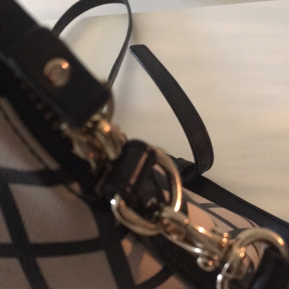 Authentic ♠️Kate Spade bag - Picture 3 of 7